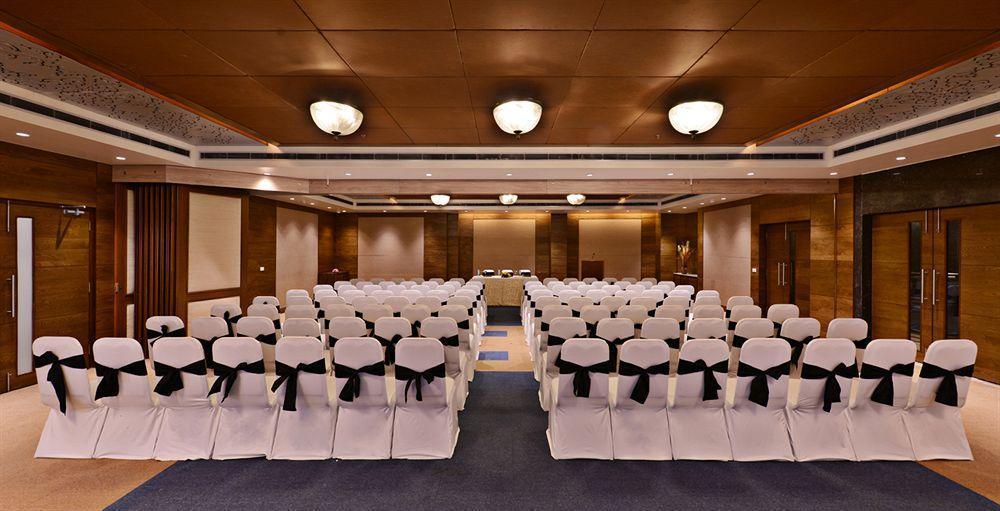 Leisure Inn Grand Chanakya Jaipur Dış mekan fotoğraf